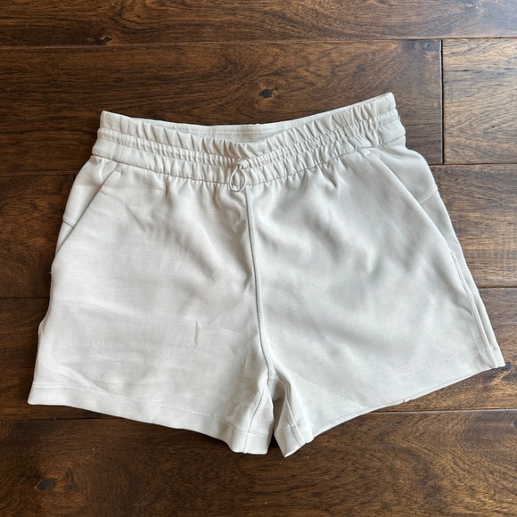 Lululemon Softstreme Perfectly Oversized Cropped Crew + Matching Shorts - Picture 8 of 11